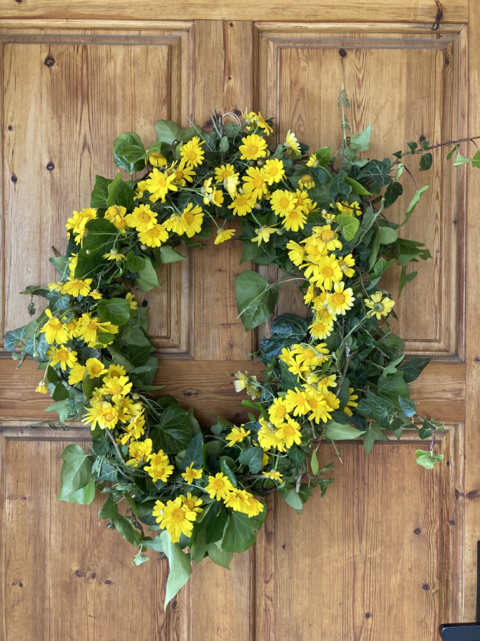 How to make a flower wreath